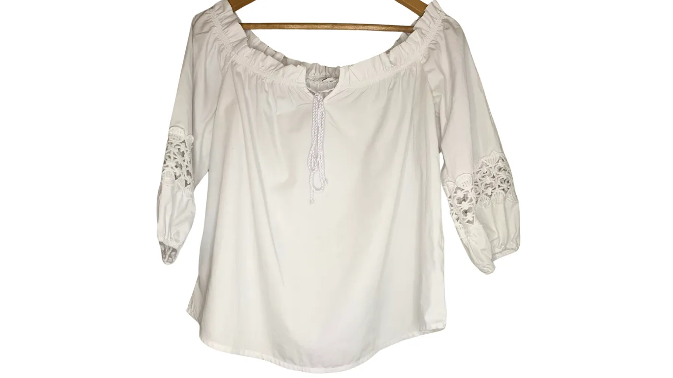 Classic Off-the-Shoulder White Blouse with Lace Accents, M
