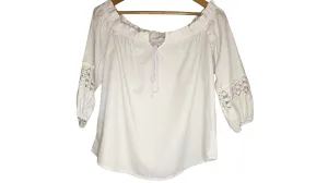 Classic Off-the-Shoulder White Blouse with Lace Accents, M