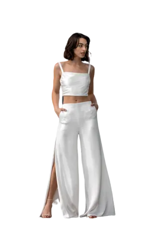 Minimalist Draping On Simple Straight Neckline Top