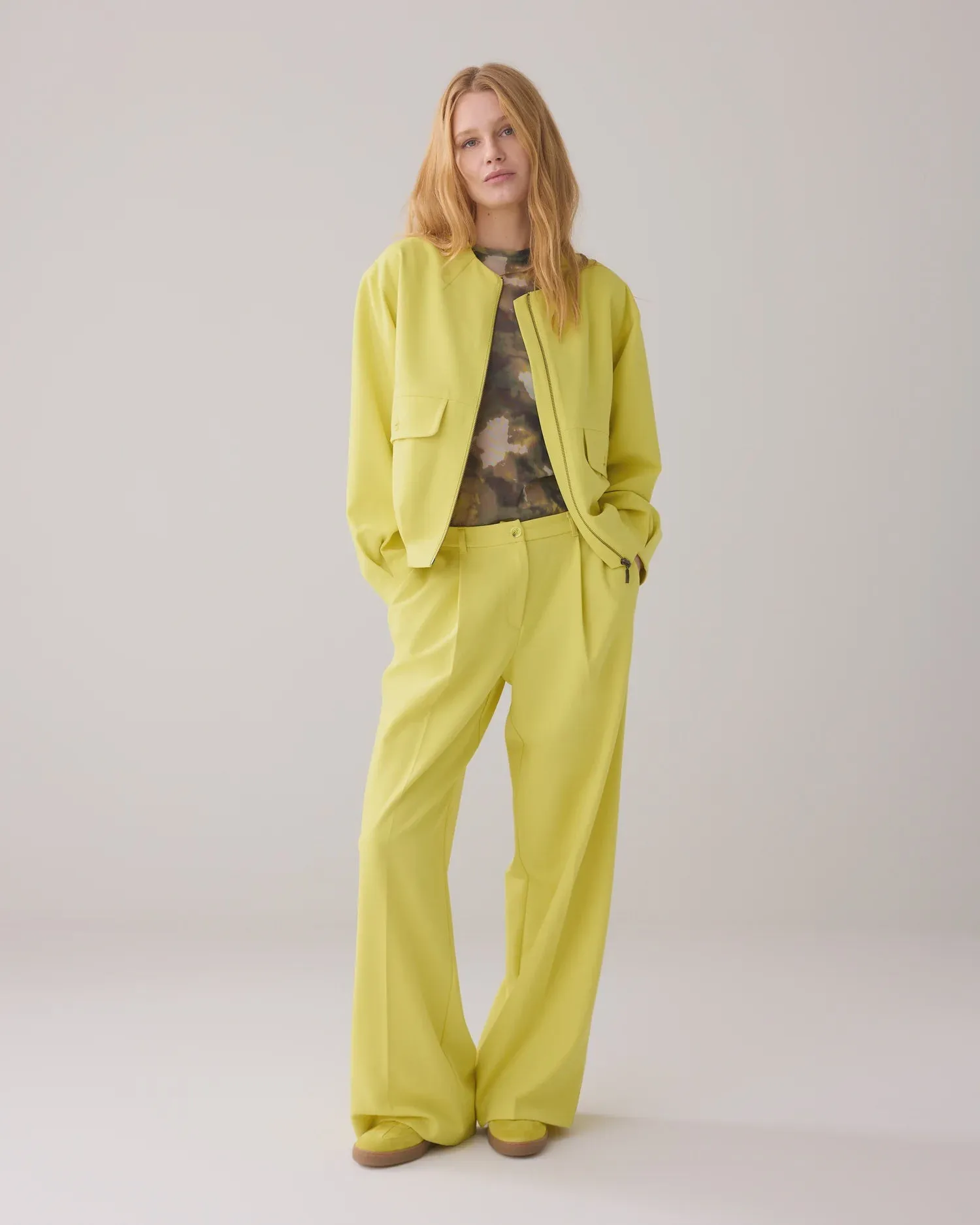 Summum Trousers with pleated waistband