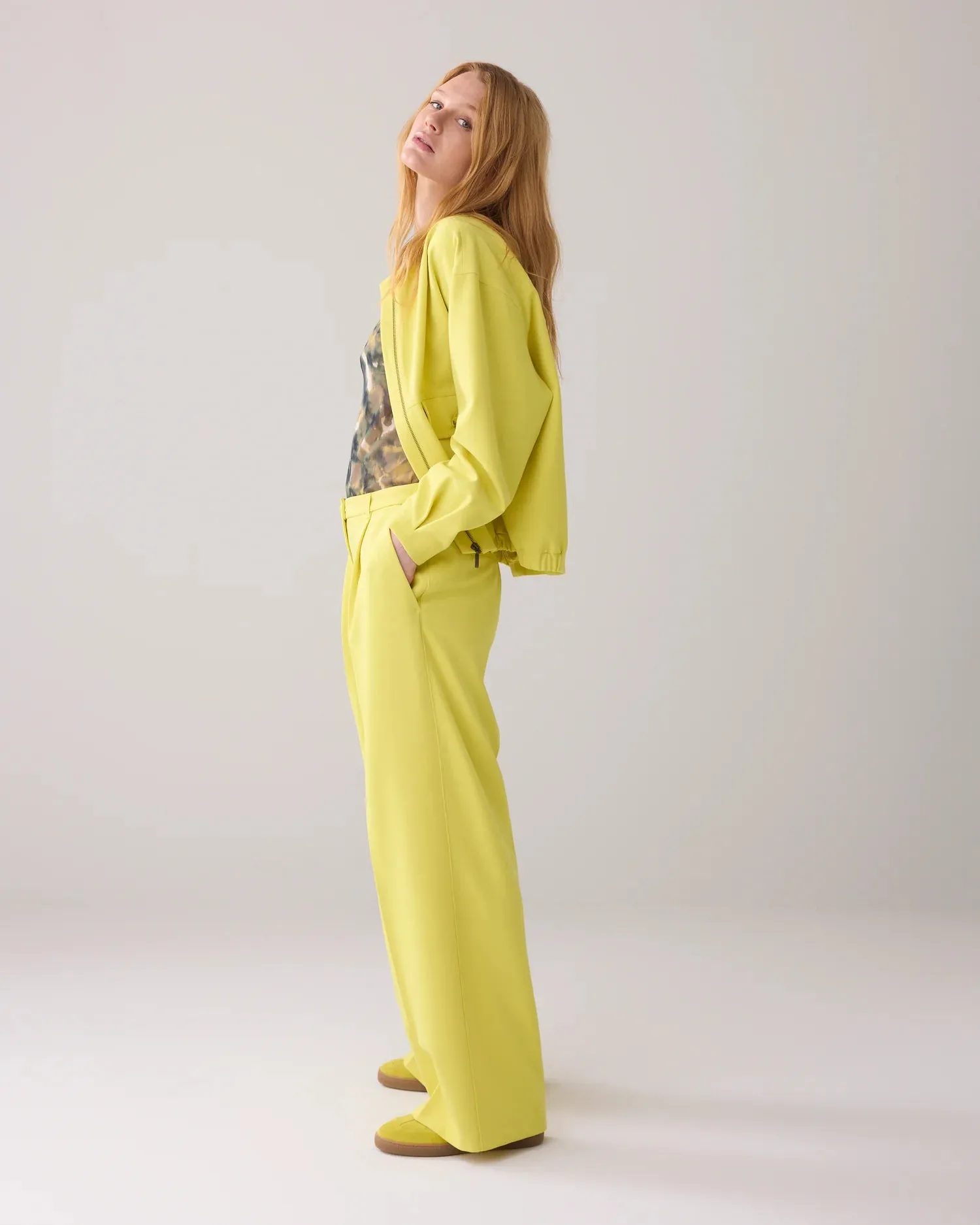 Summum Trousers with pleated waistband